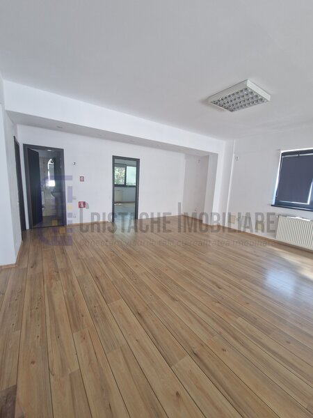 Vila P+3, suprafata utila 345 mp, aflata la 10 min. de P-ta Victoriei